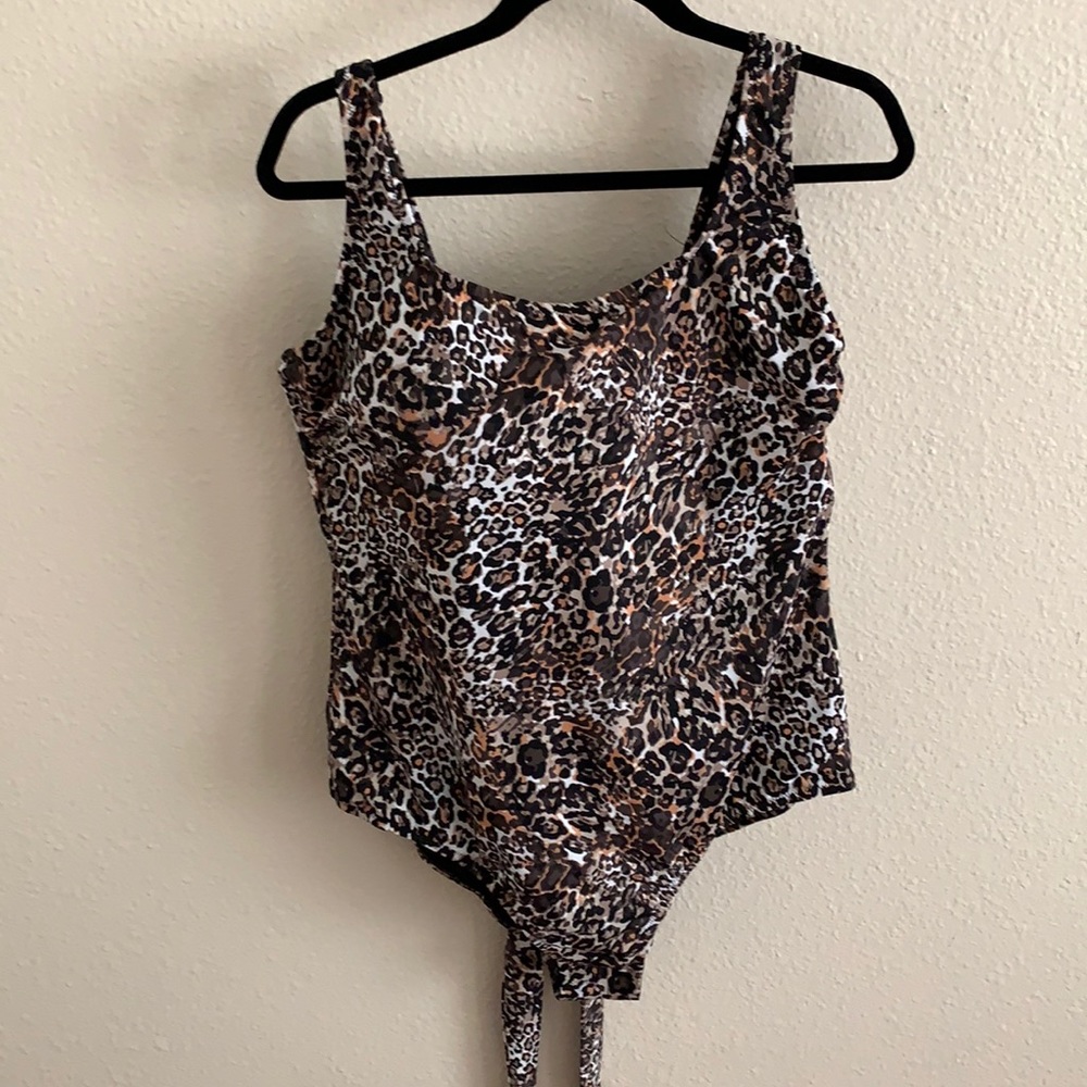 *NWT* Leopard print one piece swimsuit *NEW*